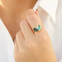 blå krystal ring i forgyldt messing - Loom Stones