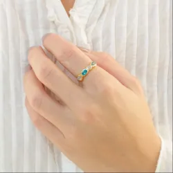 blå krystal ring i forgyldt messing - Eliné