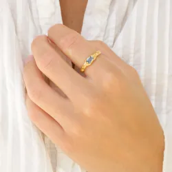 mørkeblå krystal ring i forgyldt messing - Eliné