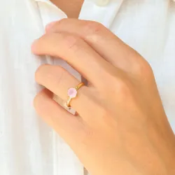 rosa krystal ring i forgyldt messing - Loom Stones