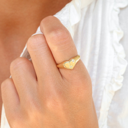 bogstav L zirkon ring i forgyldt messing