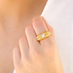 vandfast hjerte ring i forgyldt stål - OCEANA