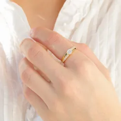 Elegant rund zirkon ring i forgyldt sølv