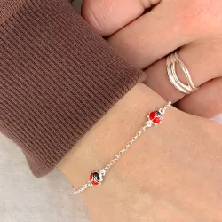 mariehøne armbånd i sølv med vedhæng i sølv