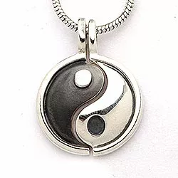 Yin og yang vedhæng i oxideret sterlingsølv