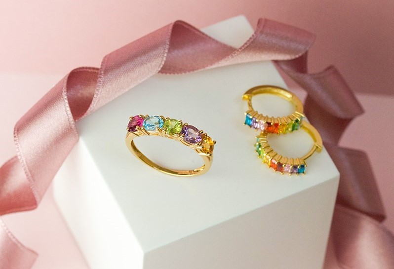 Multifarvede smykker