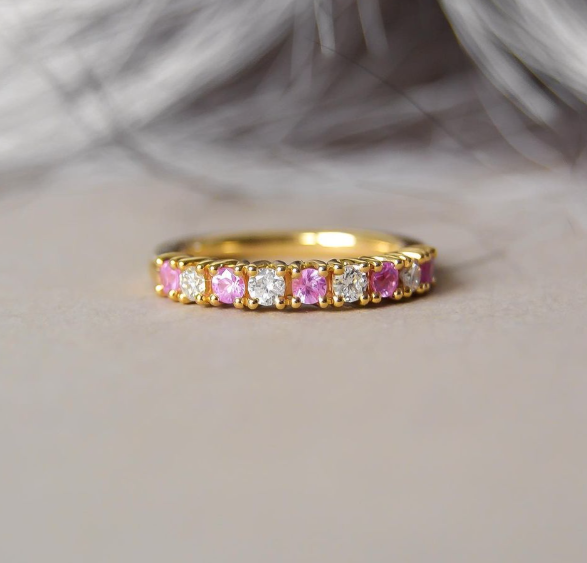 Pink safir ring