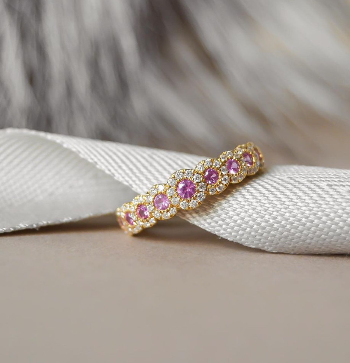 Pink safir ring